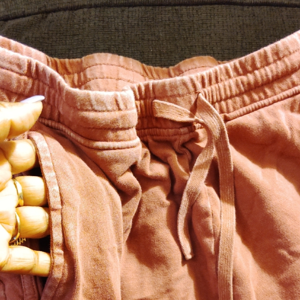 Three Bird Nest Dusty Rose Wide Leg Cropped Pants - Picture 3 of 4